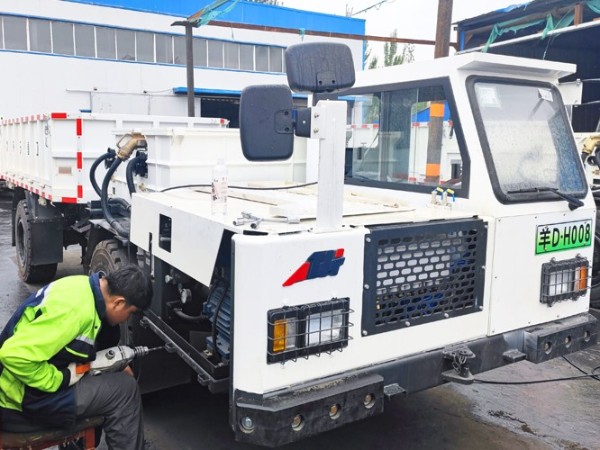 礦用無(wú)軌膠輪車(chē)水基自動(dòng)滅火裝置順利按照完成，念海消防助力內(nèi)蒙智能煤炭礦業(yè)安全生產(chǎn)